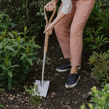 Load image into Gallery viewer, Kent &amp; Stowe Garden Life Digging Spade
