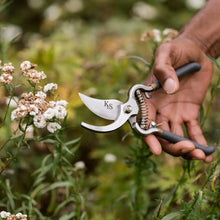 Load image into Gallery viewer, Kent &amp; Stowe Eversharp Bypass Secateurs
