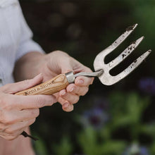 Load image into Gallery viewer, Kent &amp; Stowe Garden Life Hand Fork
